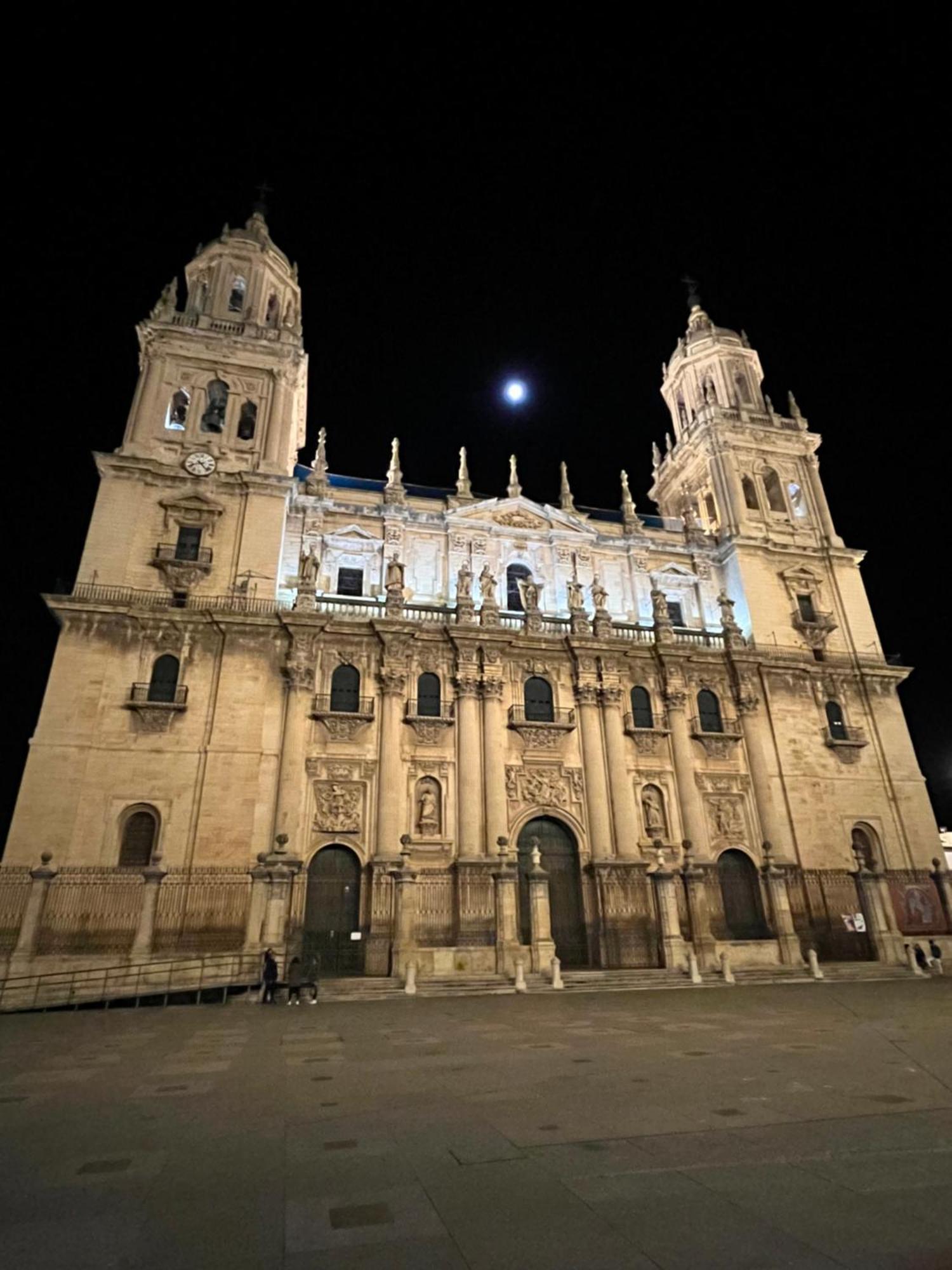 Torres De La Catedral Appartement Jaén Buitenkant foto
